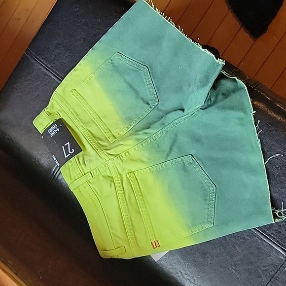 NEW BDG A-Line Shorts - Picture 5 of 6